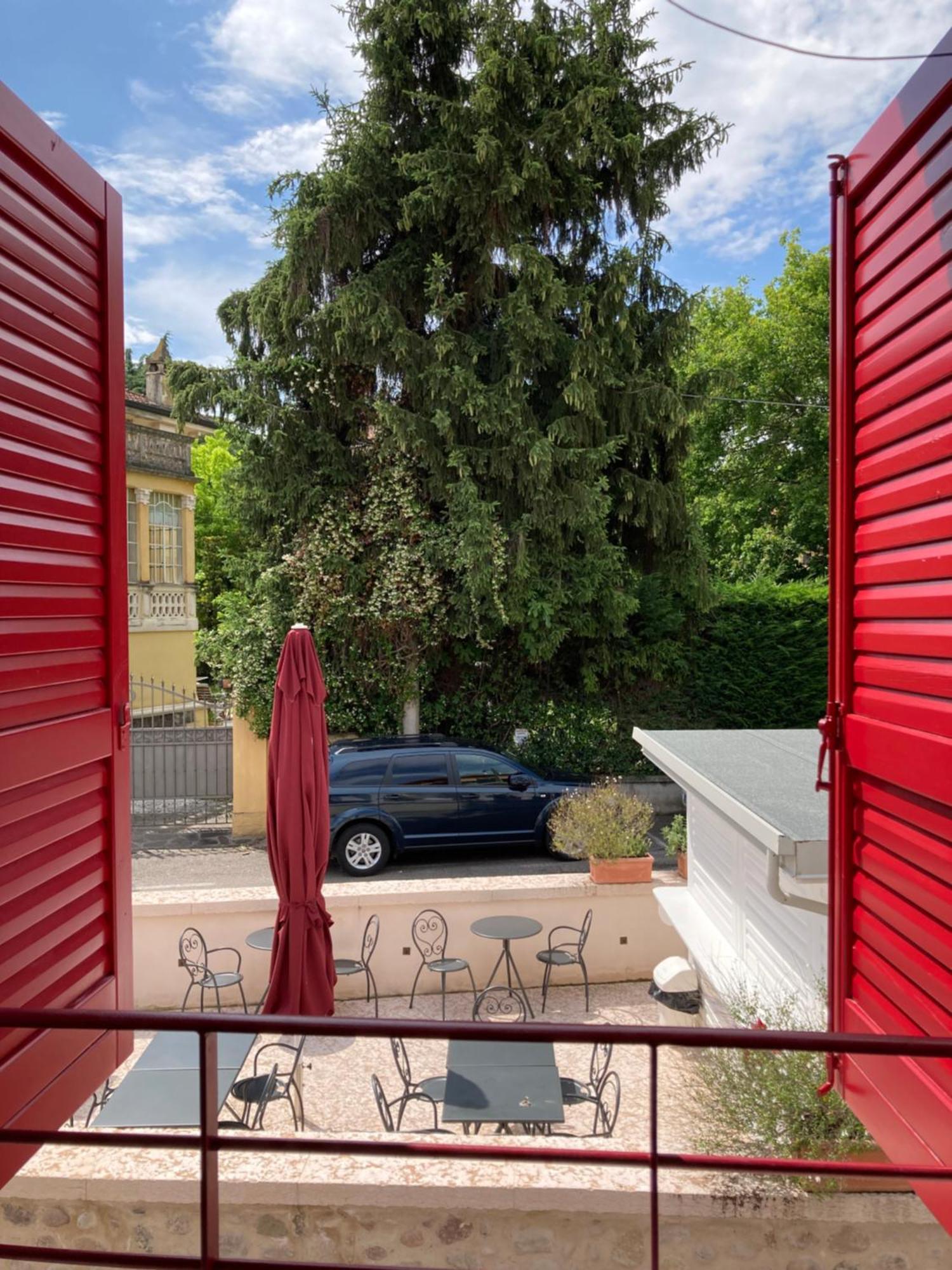 Locanda Il Cavallino Валеджо-суль-Минчо Экстерьер фото