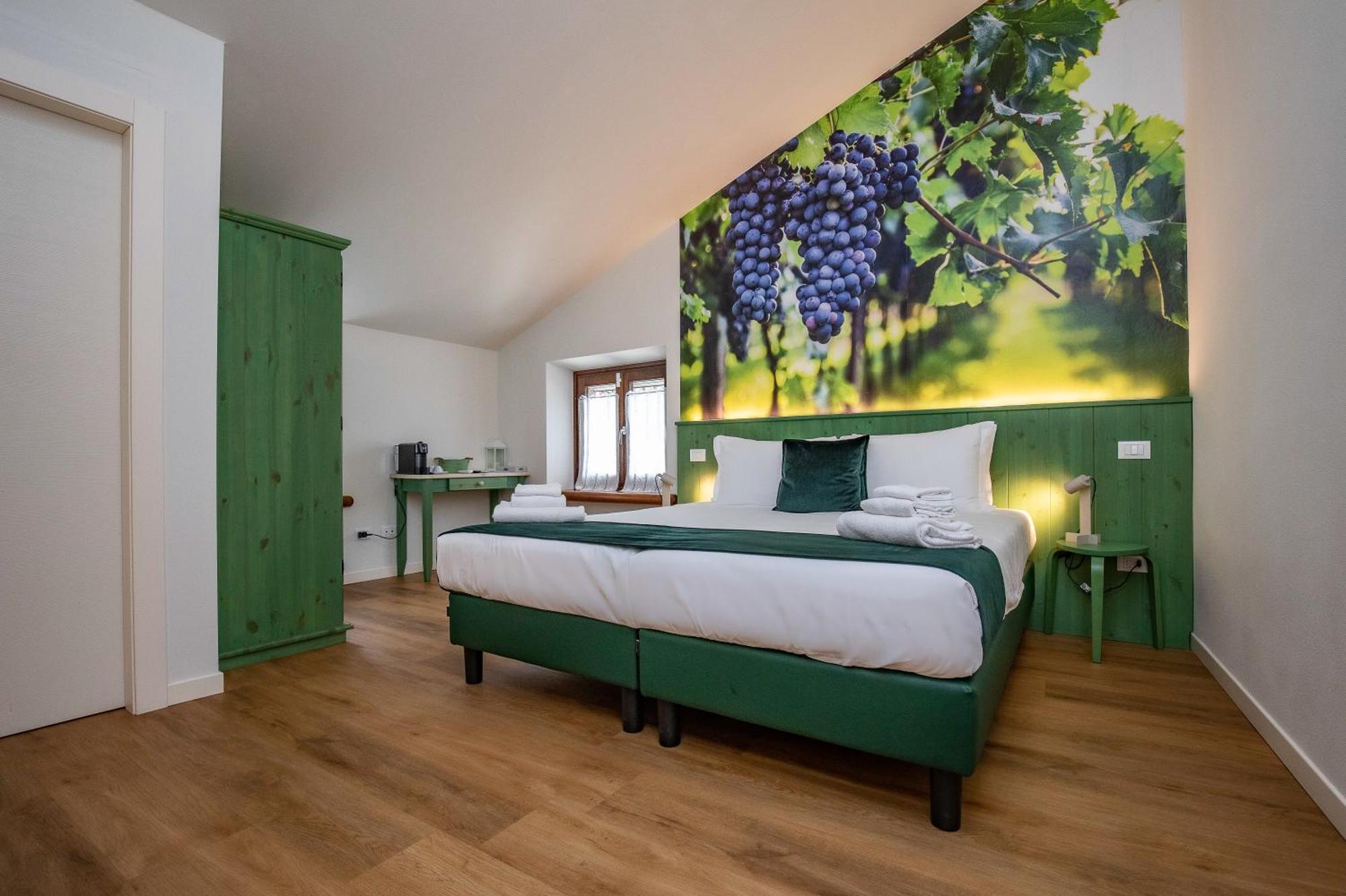 Locanda Il Cavallino Валеджо-суль-Минчо Экстерьер фото